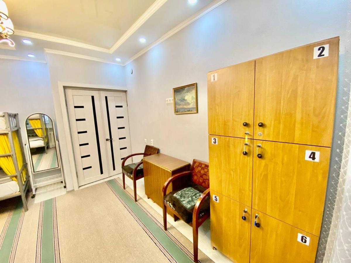 Downtown Homestay Biszkek Zewnętrze zdjęcie