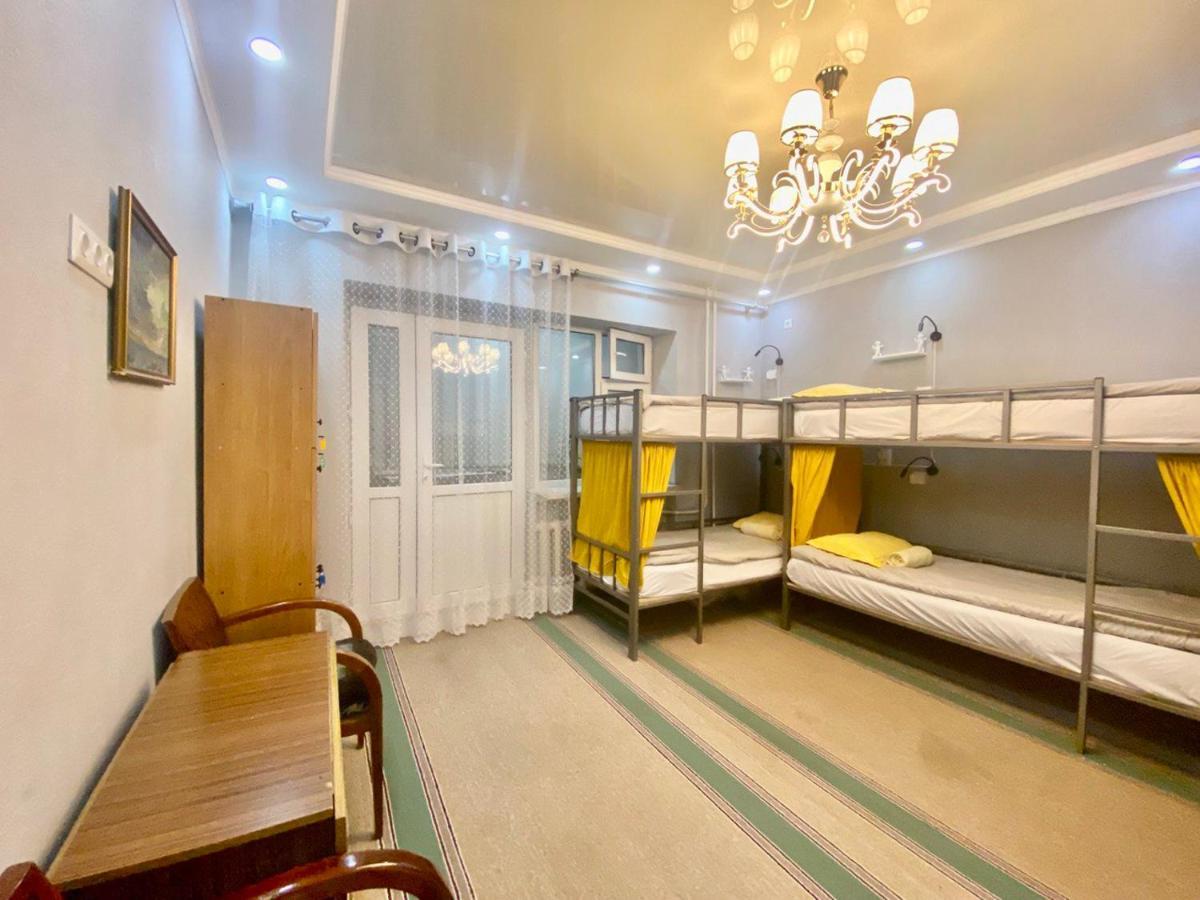 Downtown Homestay Biszkek Zewnętrze zdjęcie